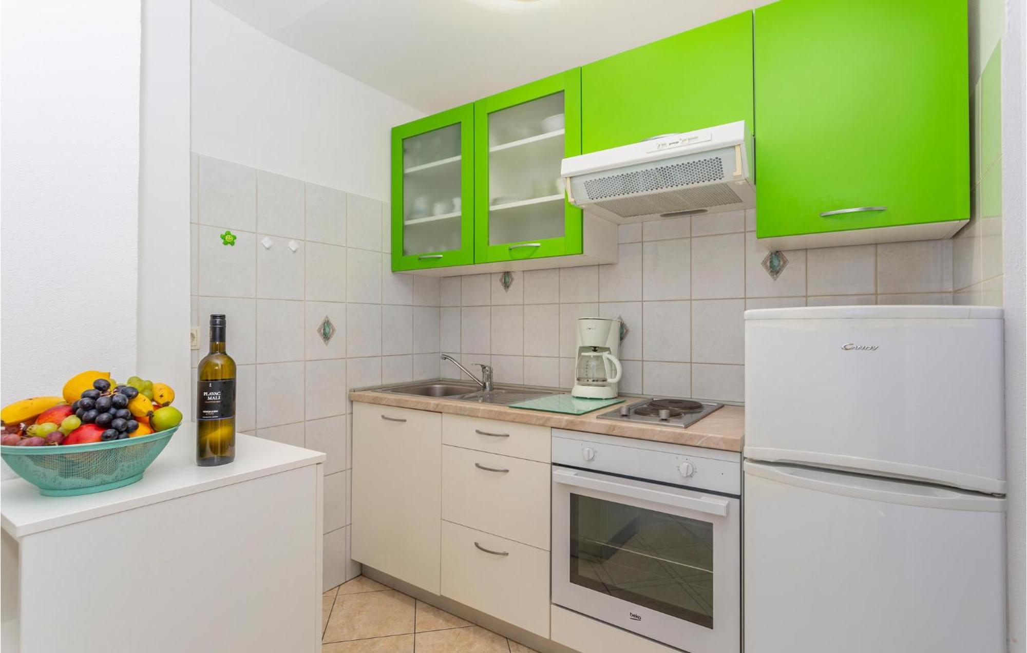 2 Bedroom Cozy Apartment In 奥米沙利 外观 照片